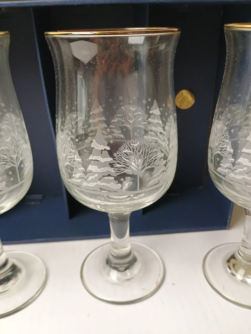 VTG Winter Scene Frosty Pines Etched Clear Wine Glasses with Gold Rim - Set of 4